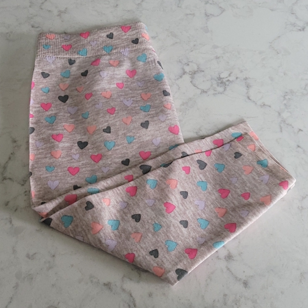 CAPELLI KIDS NEW YORK GIRL LEGGING. GREY WITH COLORFUL HEARTS. SIZE 6-12M.